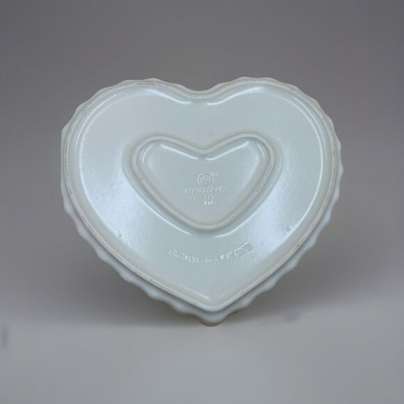 Vintage Pfaltzgraff Heart Shaped Stoneware Baking Dish  White Oven To Table Dish - Picture 6 of 7
